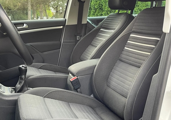 Volkswagen Tiguan cena 55800 przebieg: 135700, rok produkcji 2015 z Wrocław małe 631